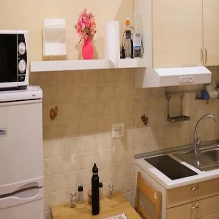 Elizabeth Apartment Rome